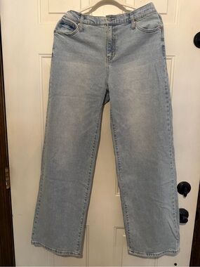 BCBGeneration Light Wash Wide Leg Jeans in Light Blue